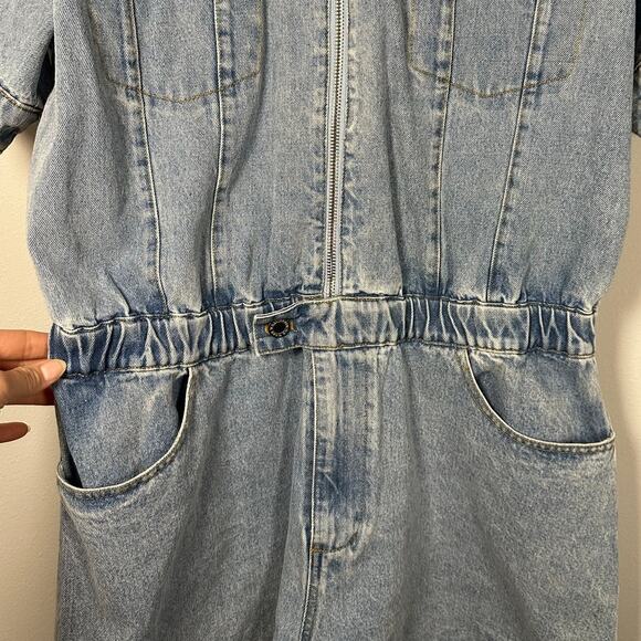 WeWoreWhat Blue Denim Short Sleeve Zipper Front Romper Women's Large - Picture 8 of 8